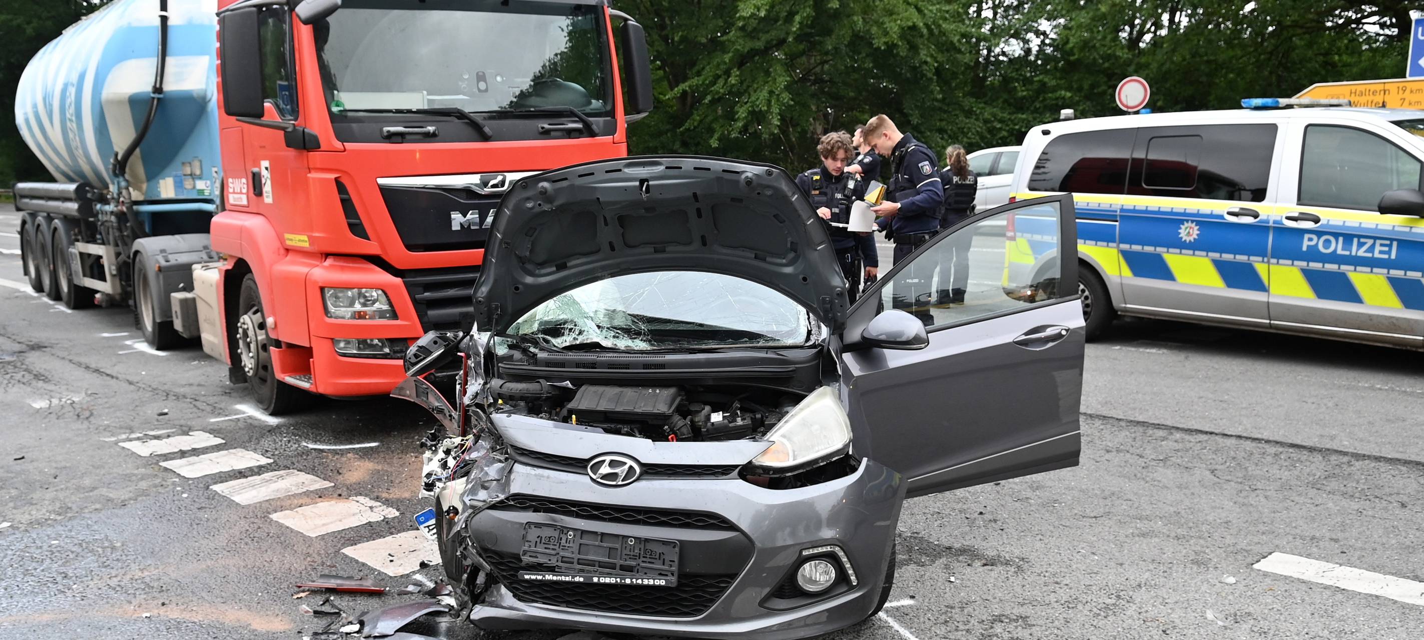Schwerer Verkehrsunfall auf B58 in Dorsten