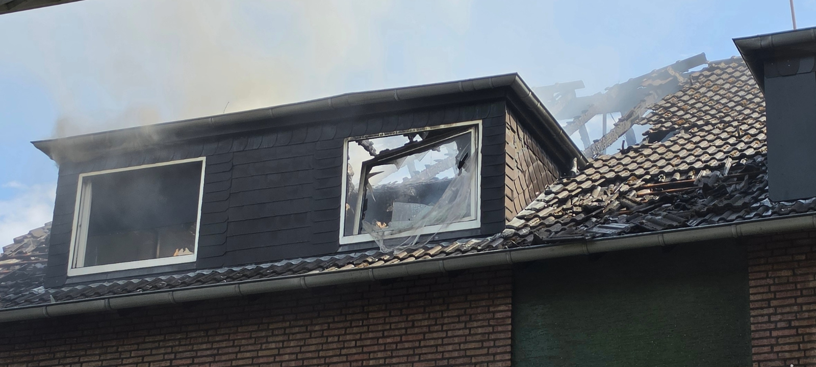 Dachstuhlbrand in Recklinghausen: Feuerwehr im Großeinsatz